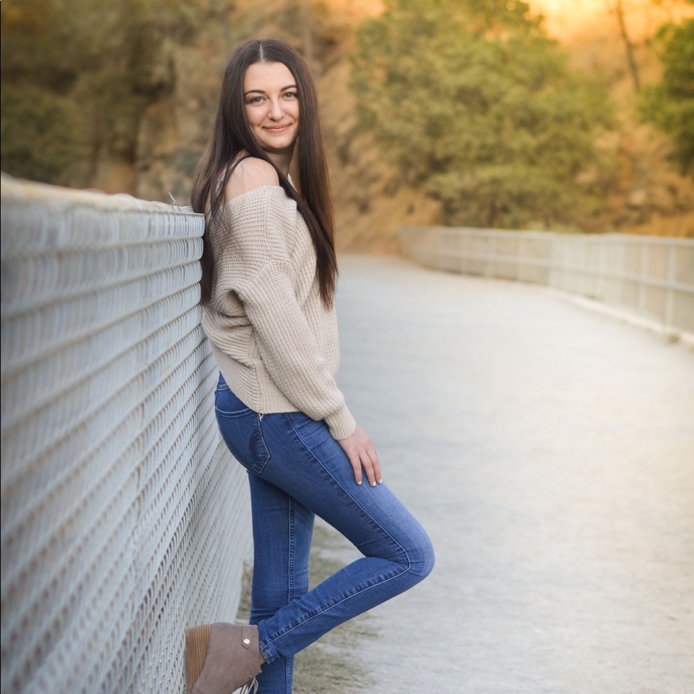 Meet your Posher, Julia